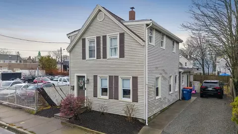 89 Middle St, Fairhaven, MA 02719 photo 2