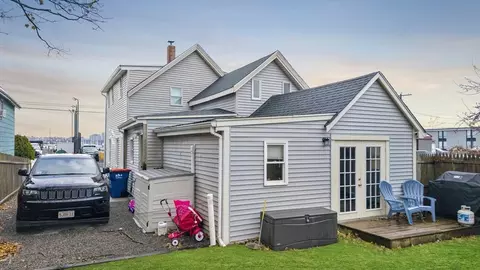 89 Middle St, Fairhaven, MA 02719 photo 3