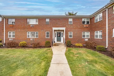 50 Regency Park Dr #50, Agawam, MA 01001