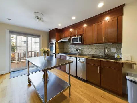 773 E 6th St, Boston, MA 02127 photo 3