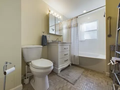 773 E 6th St, Boston, MA 02127 photo 19