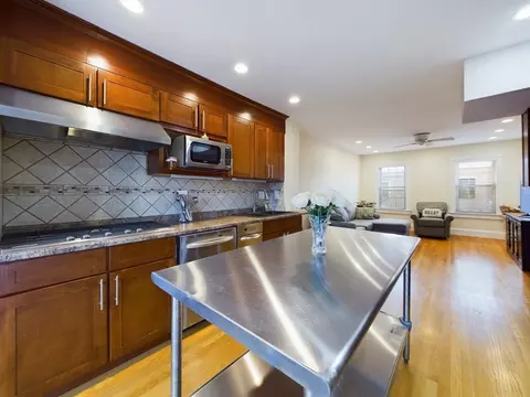 773 E 6th St, Boston, MA 02127 photo 5