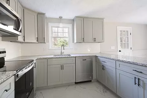 Kitchen - 55 Dodge Rd, Sutton, MA 01590 photo 3 of 3