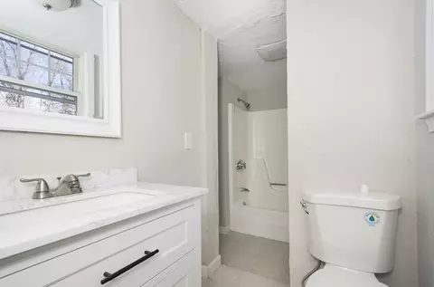 Bath - 55 Dodge Rd, Sutton, MA 01590 photo 3 of 3