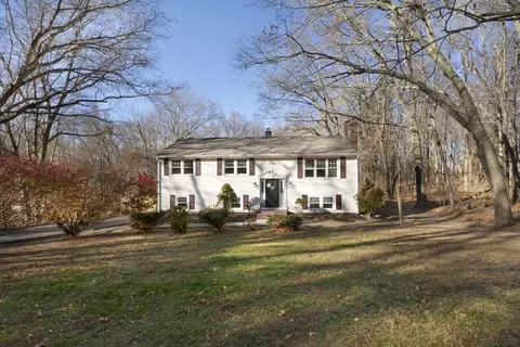 55 Dodge Rd, Sutton, MA 01590