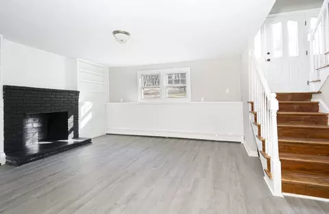 Living - 55 Dodge Rd, Sutton, MA 01590 photo 8 of 9