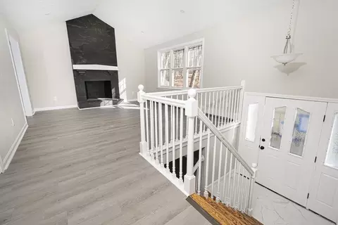Entry Way - 55 Dodge Rd, Sutton, MA 01590 photo 2 of 2