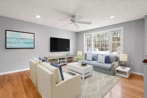 Living - 87 Ash St, Townsend, MA 01469 photo 3 of 9