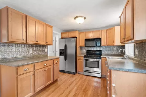 Kitchen - 87 Ash St, Townsend, MA 01469 photo 2 of 2