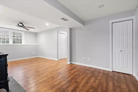 Living - 87 Ash St, Townsend, MA 01469 photo 9 of 9