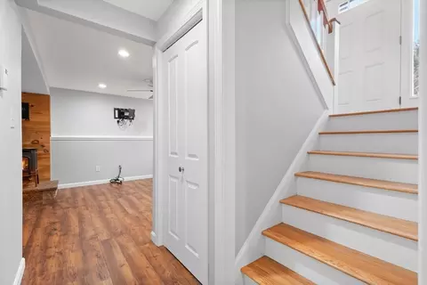 Entry Way - 87 Ash St, Townsend, MA 01469 photo 3 of 3