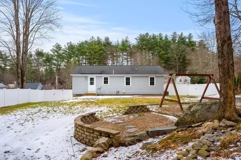 Exterior - 87 Ash St, Townsend, MA 01469 photo 4 of 5