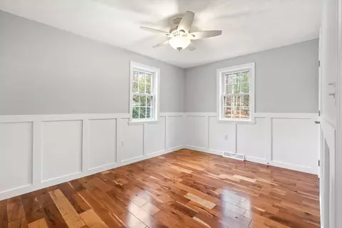 Bedroom - 87 Ash St, Townsend, MA 01469 photo 2 of 8