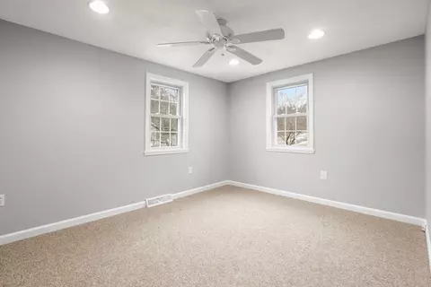 Bedroom - 87 Ash St, Townsend, MA 01469 photo 5 of 8