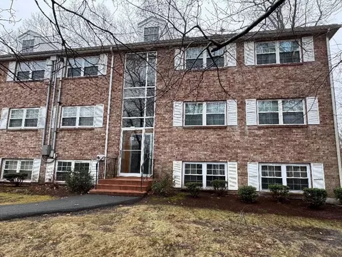 52 Farrwood Ave #6, North Andover, MA 01845