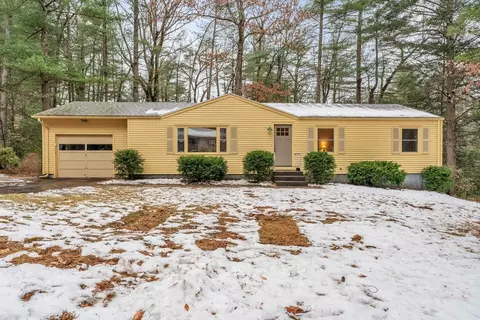 3 Duxbury Ln, Amherst, MA 01002
