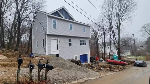 04 Aurora St, Worcester, MA 01607 photo 5