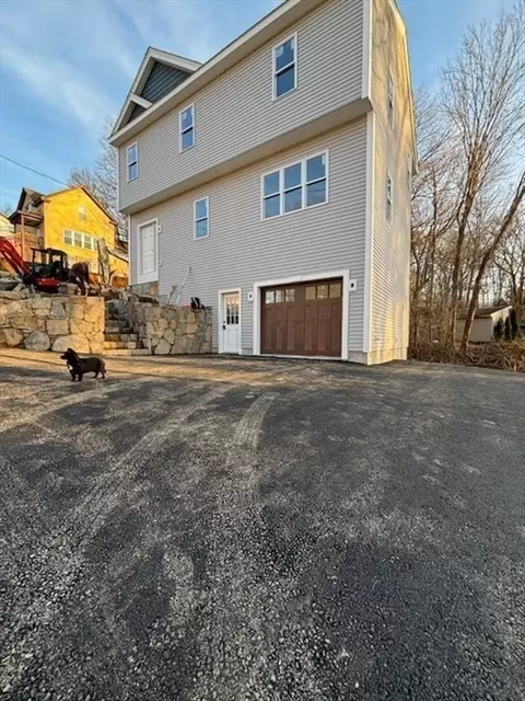 04 Aurora St, Worcester, MA 01607 photo 3