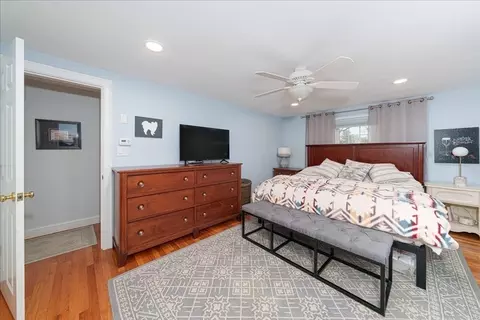 711 Great Plain Ave, Needham, MA 02492 photo 15