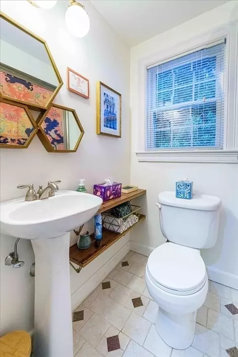 711 Great Plain Ave, Needham, MA 02492 photo 10