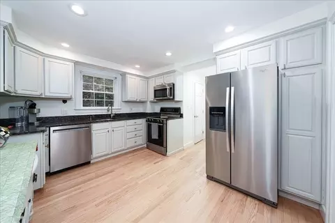 711 Great Plain Ave, Needham, MA 02492 photo 6