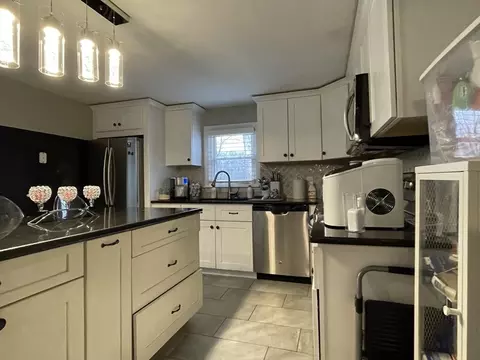 17 Batten St, Webster, MA 01570 photo 9