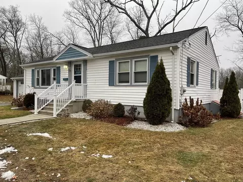 17 Batten St, Webster, MA 01570 photo 2