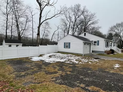 17 Batten St, Webster, MA 01570 photo 4