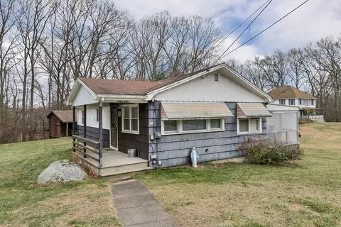 14 Jeanne Darc St, Lowell, MA 01854