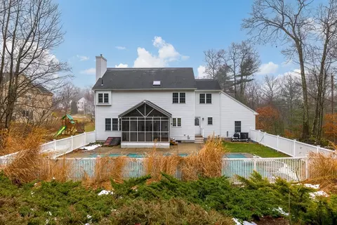 56 Camile Rd, Webster, MA 01570 photo 8