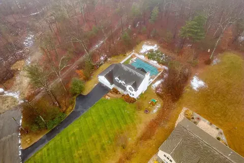 56 Camile Rd, Webster, MA 01570 photo 4
