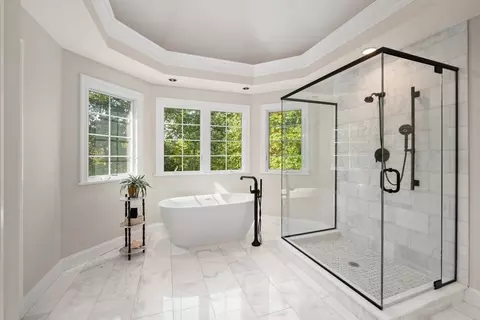 Bath - 12 Dudley Rd, Mendon, MA 01756 photo 2 of 3