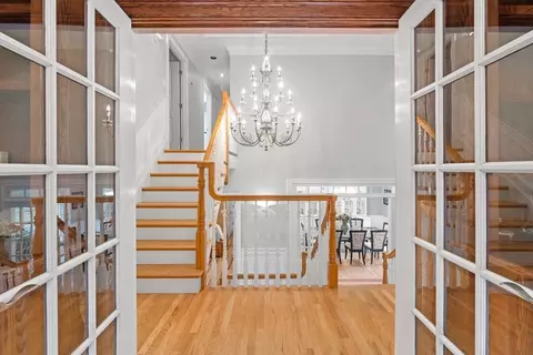 Entry Way - 12 Dudley Rd, Mendon, MA 01756 photo 5 of 7