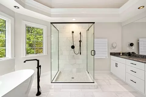 Bath - 12 Dudley Rd, Mendon, MA 01756 photo 1 of 3