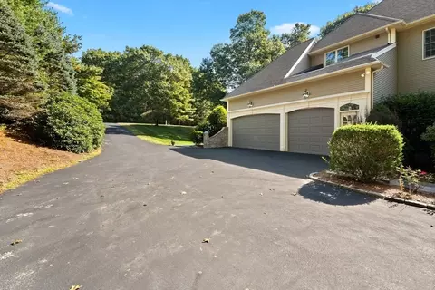 Exterior - 12 Dudley Rd, Mendon, MA 01756 photo 7 of 8
