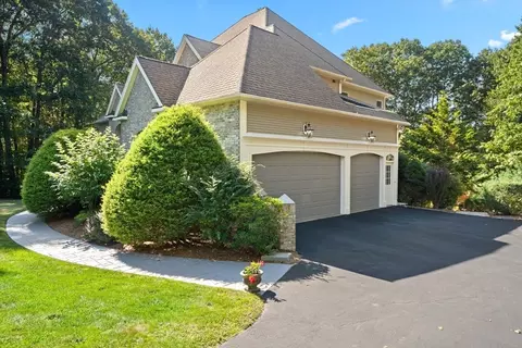 Exterior - 12 Dudley Rd, Mendon, MA 01756 photo 8 of 8