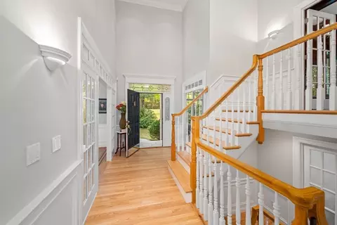 Entry Way - 12 Dudley Rd, Mendon, MA 01756 photo 4 of 7