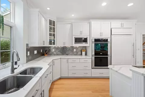 Kitchen - 12 Dudley Rd, Mendon, MA 01756 photo 2 of 5