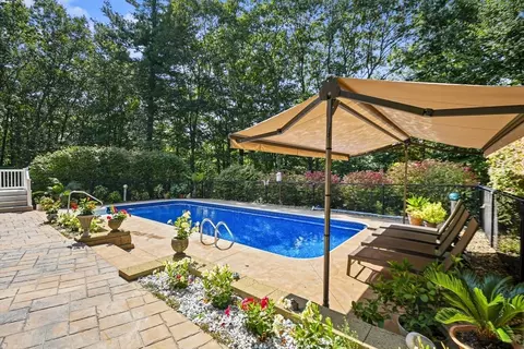 Exterior - 12 Dudley Rd, Mendon, MA 01756 photo 4 of 8