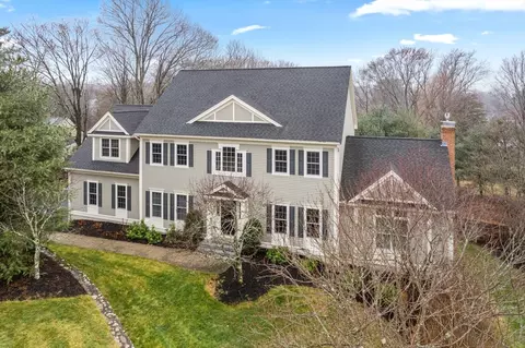 7 Grace Cir, Natick, MA 01760