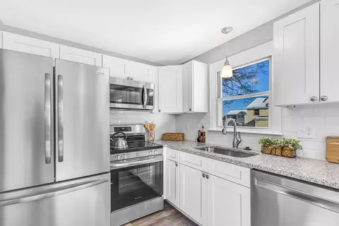 Kitchen - 207 Lamont St, Springfield, MA 01119 photo 4 of 6