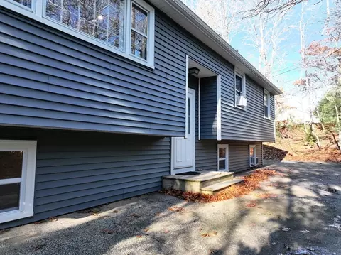 724 Sandwich Rd, Falmouth, MA 02536