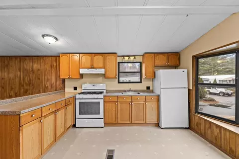 43 Regina St, Wareham, MA 02538 photo 6