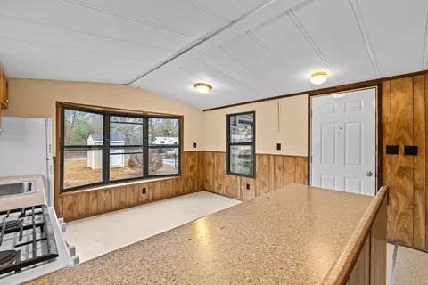 43 Regina St, Wareham, MA 02538 photo 5