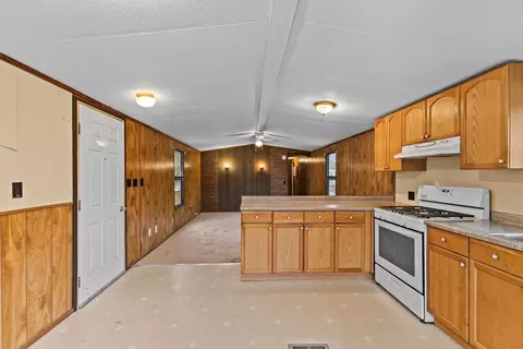 43 Regina St, Wareham, MA 02538 photo 4
