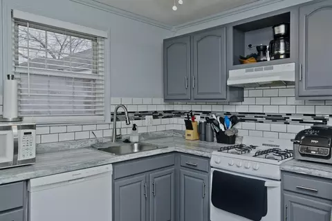 481 Cold Spring Ave #2B, West Springfield, MA 01089 photo 4