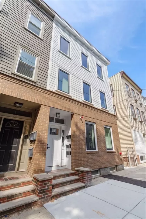 76 Webster St, Boston, MA 02128