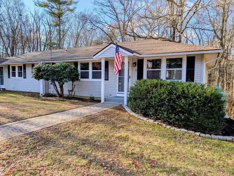12 Debra Ln #12, Bellingham, MA 02019