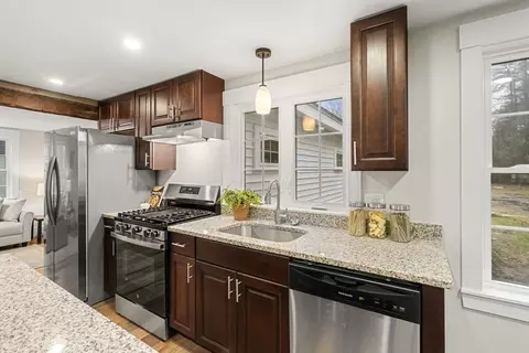 10 Sheffield St, Pepperell, MA 01463
