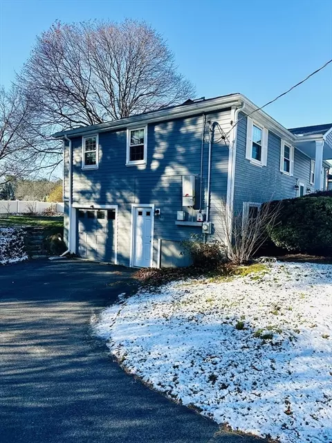 Exterior - 32 Mohawk Path, Bellingham, MA 02019 photo 2 of 7
